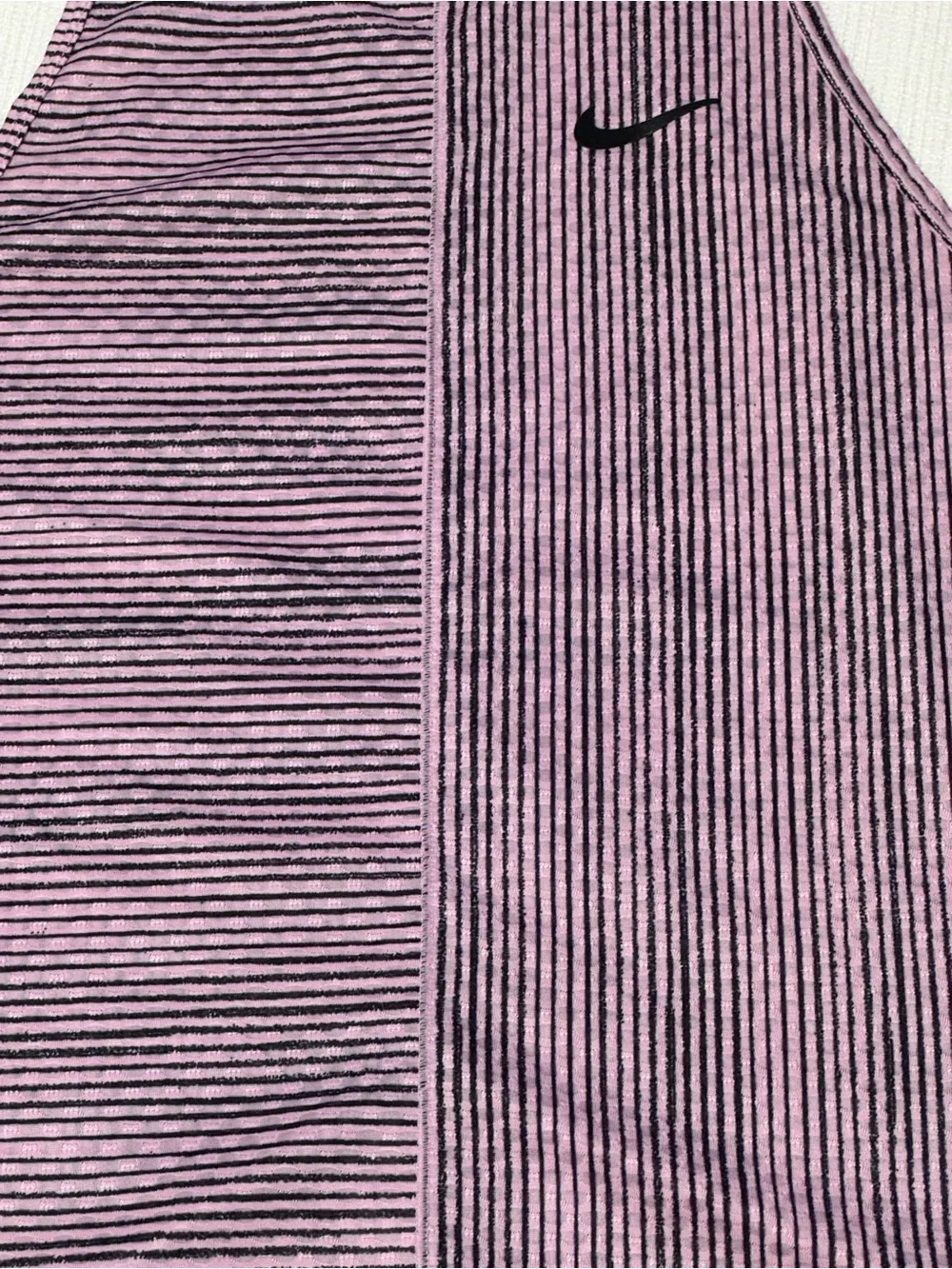 Nike Dri-Fit Tank Top / Pink & Black / Medium